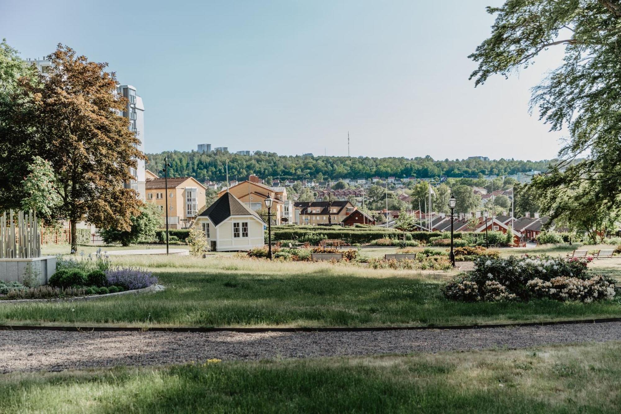 Hotel Slottsvillan Huskvarna Exterior photo